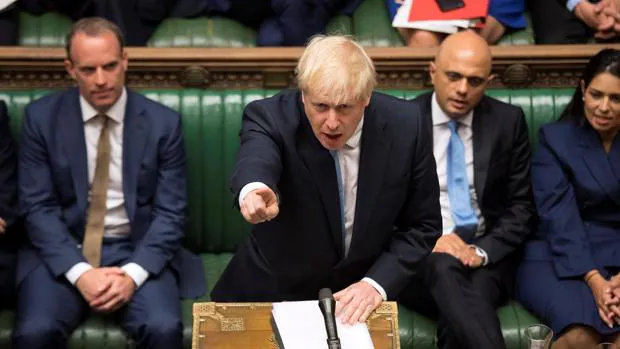 Desde los tribunales a leyes exprés: las medidas para evitar que Boris Johnson cierre el Parlamento británico