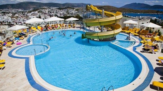 Muere una niña de doce años tras ser succionada por la bomba de una piscina