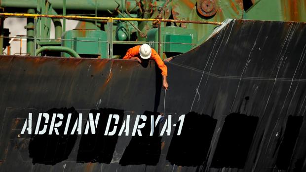 EE.UU. ofrece 15 millones de dólares al capitán del petrolero iraní Adrian Darya