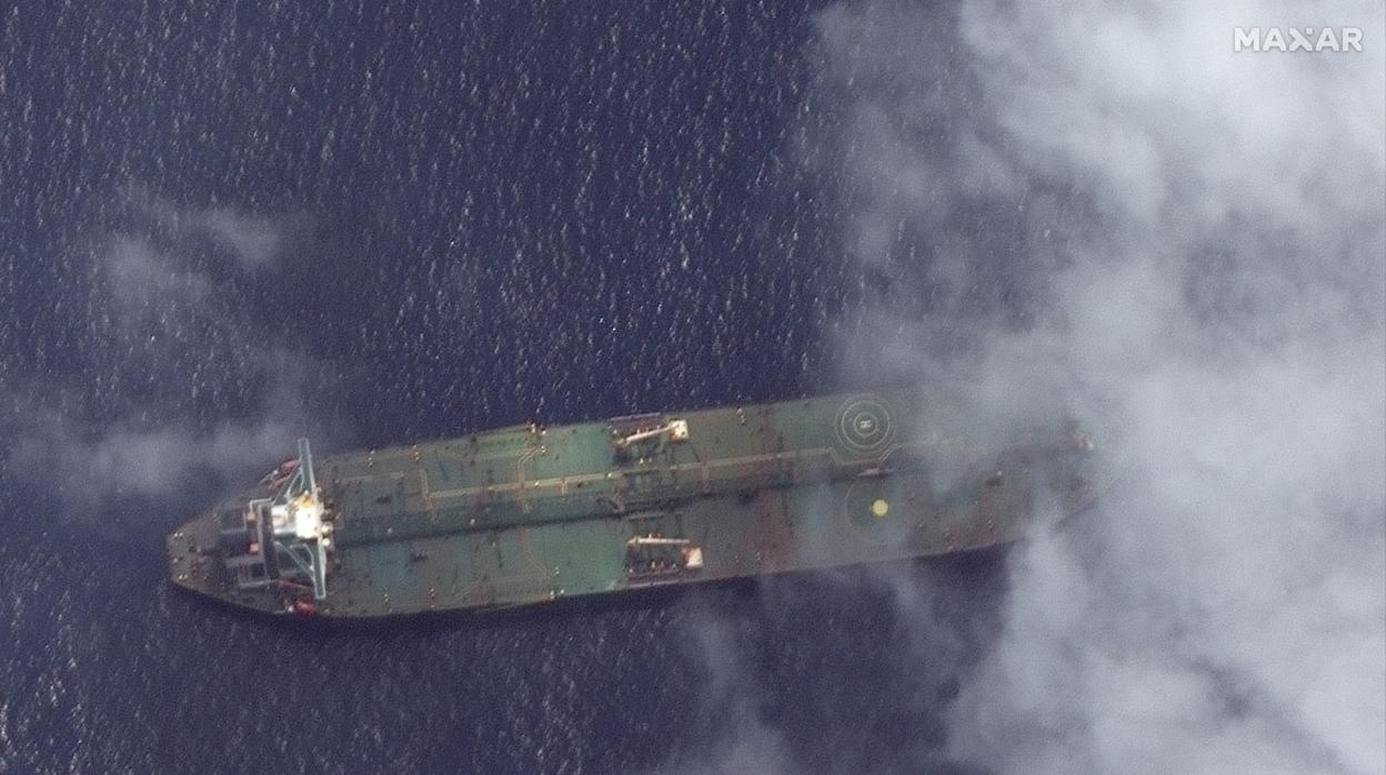 El petrolero Adrian Darya fotografiado por un satélite frente al puerto sirio de Tartus
