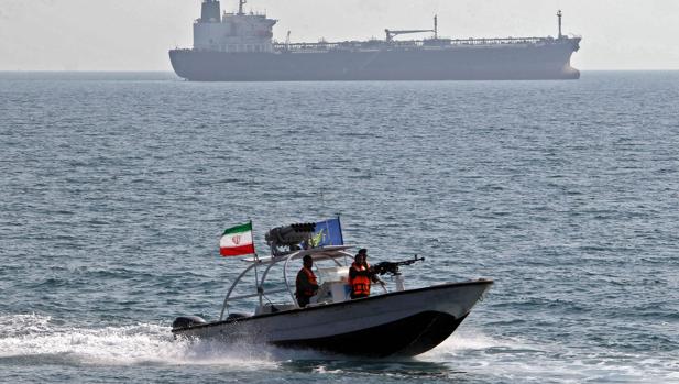 Irán se incauta un buque en el Golfo Pérsico por supuestamente transportar combustible de contrabando