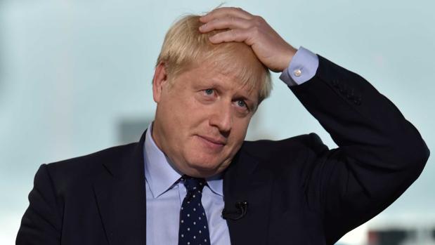 Johnson, favorito en los sondeos pese a sus derrotas parlamentarias