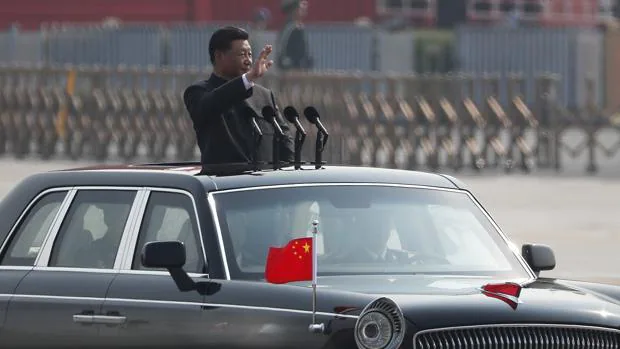 Pekín luce su progreso con su mayor desfile militar y civil
