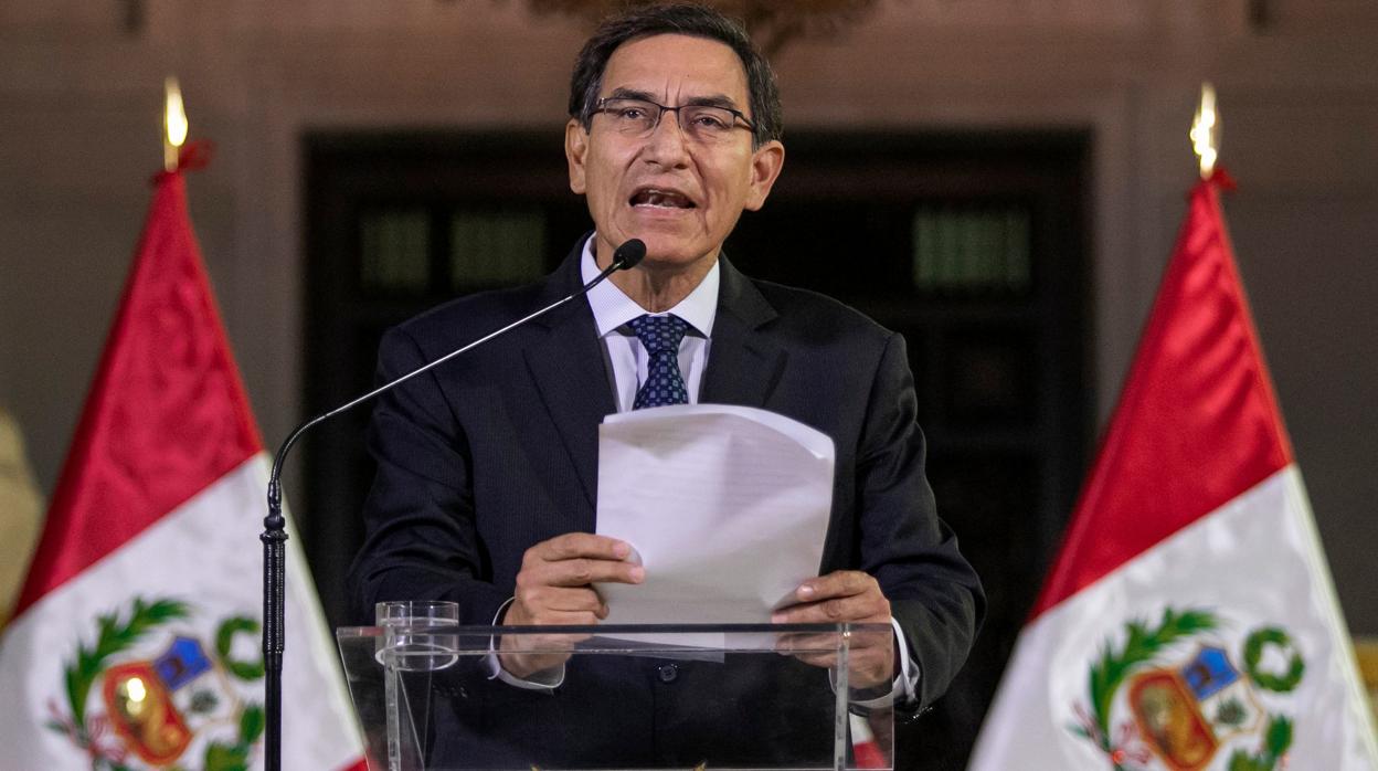 Vizcarra disuelve el Congreso peruano y convoca elecciones