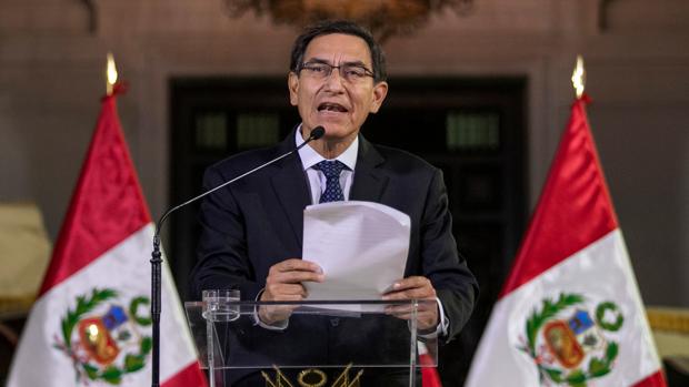 Vizcarra disuelve el Congreso peruano y convoca elecciones