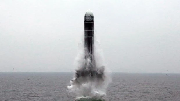 Corea del Norte confirma el lanzamiento de un nuevo misil balístico desde un submarino