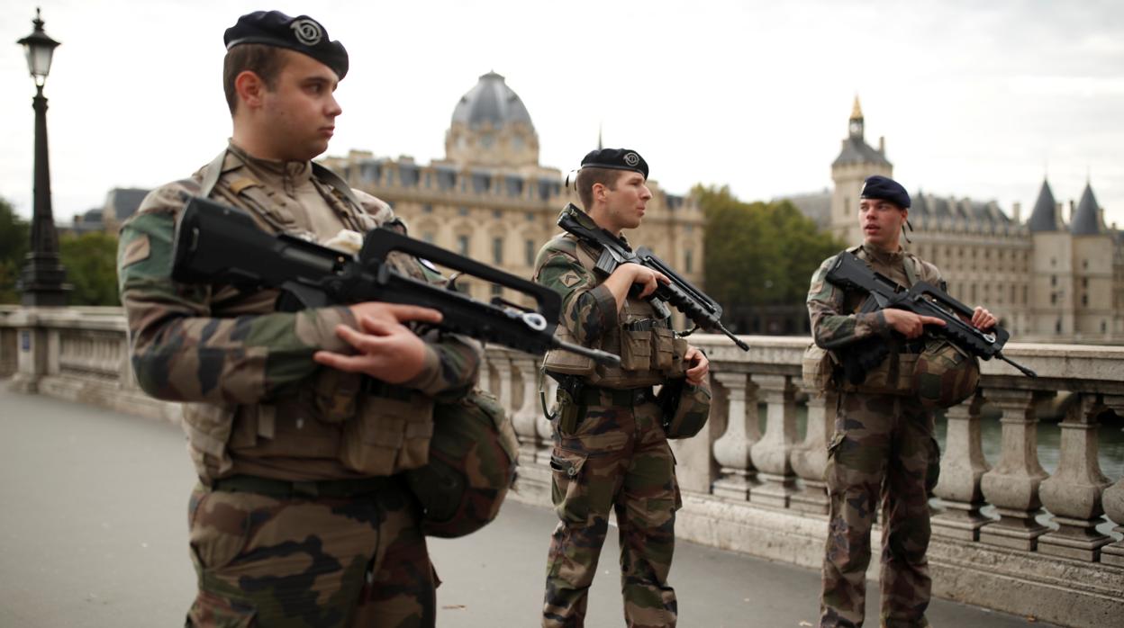 El autor de la matanza de policías guardaba datos confidenciales de los servicios de seguridad de Francia