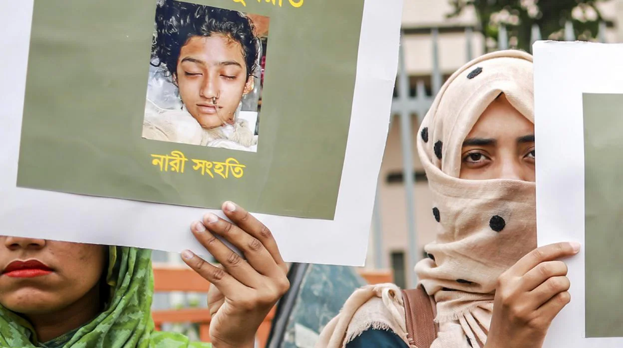 Una manifestación en protesta por la muerte de la joven Nusrat Jahan Rafi el pasado abril