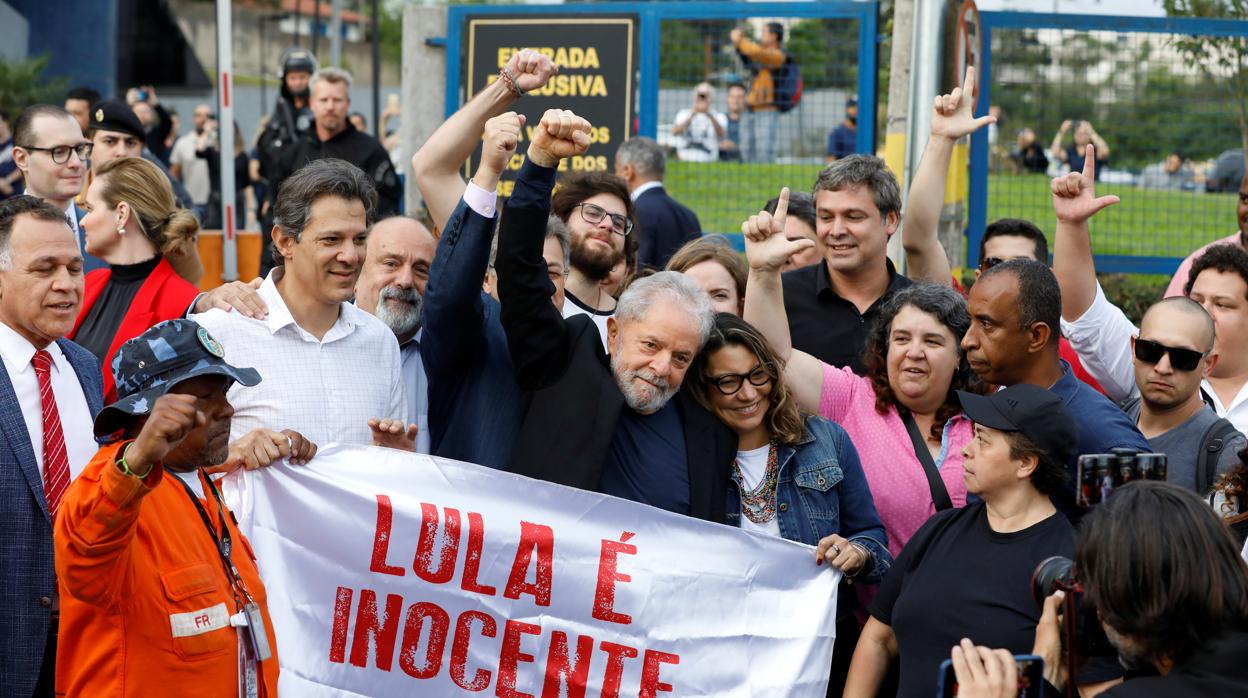 Lula da Silva, tras salir de prisión este viernes