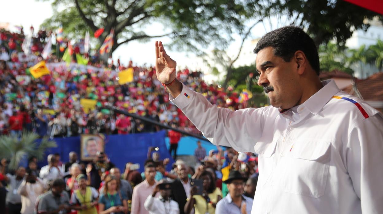 Maduro despliega milicias en las calles de Venezuela para «garantizar la paz»