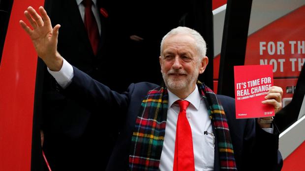 Corbyn lanza un programa de izquierda radical con más impuestos y gasto social