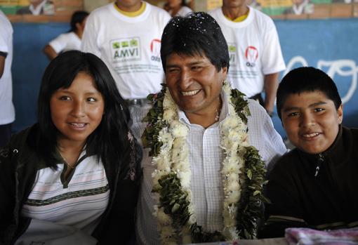 Evo Morales, con sus hijos Evaliz y Álvaro, en una imagen de 2008