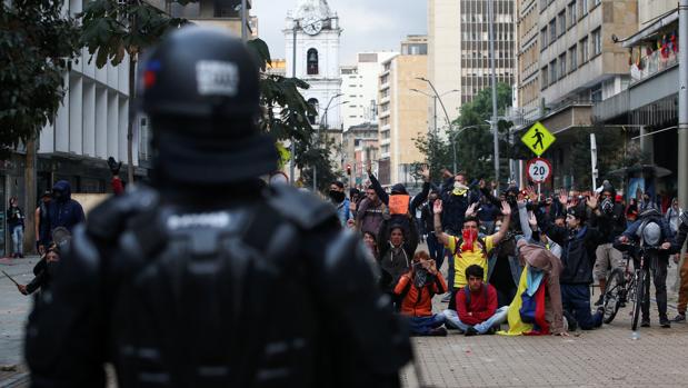 La violencia sigue en Colombia mientras Iván Duque anuncia una gran «conversación nacional»