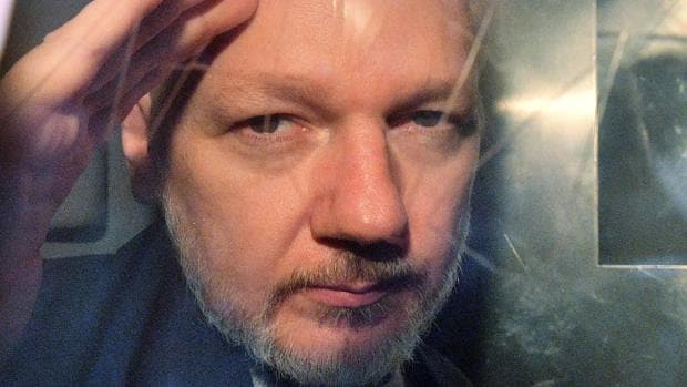 Más de 60 médicos avisan: Assange podría morir en la cárcel si no recibe atención médica