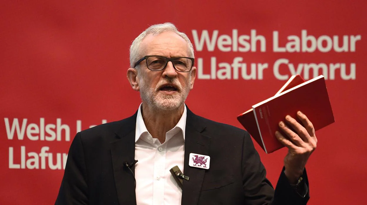 El líder laborista, Jeremy Corbyn, este domingo durante un acto de campaña en Bangor (Gales)