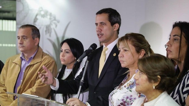 Guaidó rescata a una diputada de ser secuestrada por la policía militar secreta