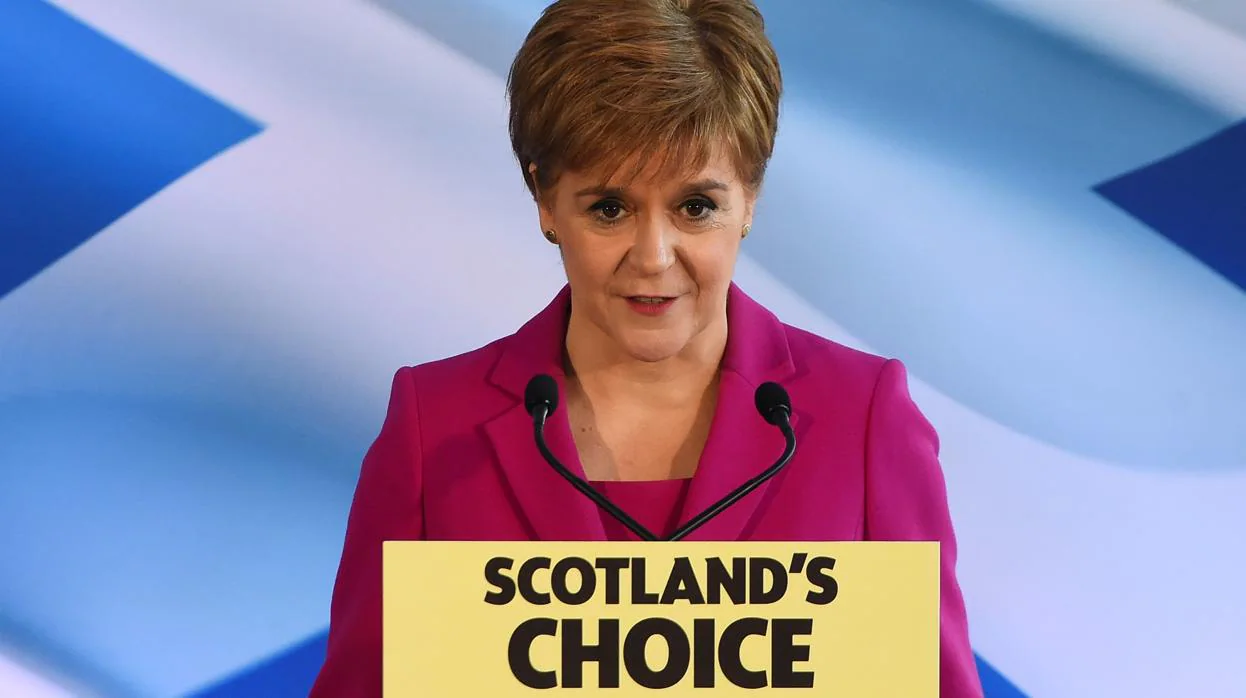 La ministra principal de Escocia, Nicola Sturgeon, este mes ante un letrero que reza «La elección de Escocia»