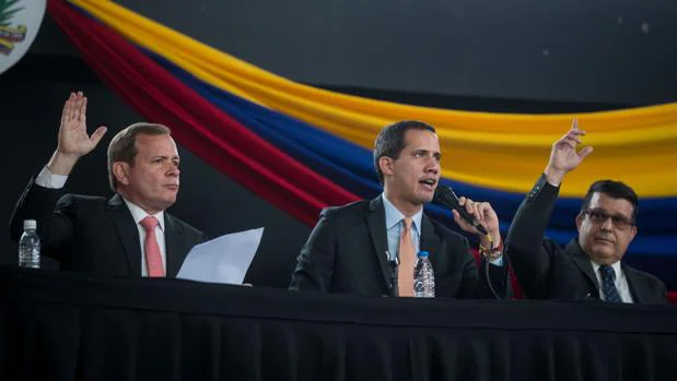 Guaidó quiere arrebatar al chavismo Telesur, el principal órgano de propaganda del régimen