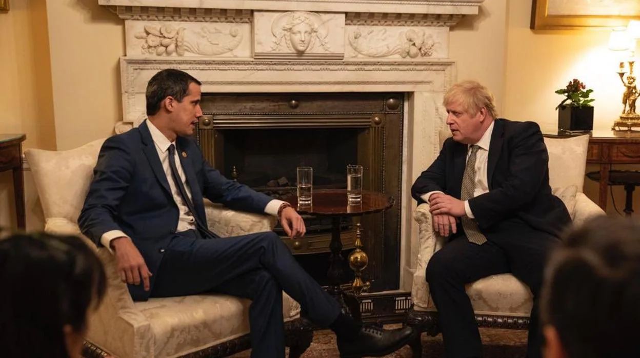 Boris Johnson recibe a Juan Guaidó en Downing Street