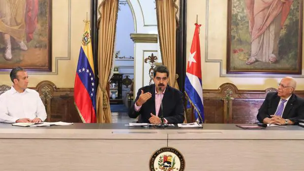 Maduro incorpora al embajador de Cuba en su Consejo de Ministros
