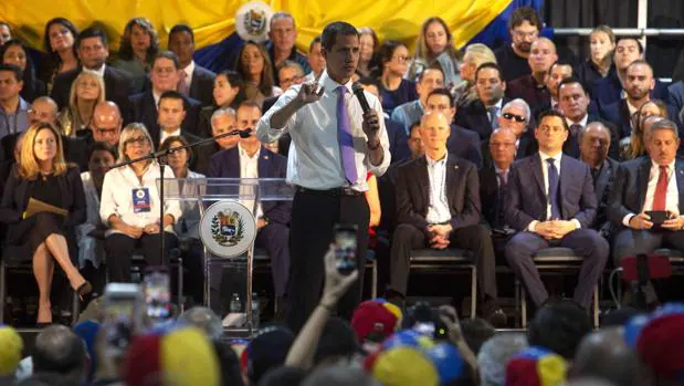 Guaidó cierra su gira en Miami arropado por demócratas y republicanos