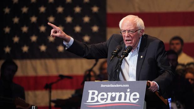 Un Sanders al alza asusta en el inicio de las primarias