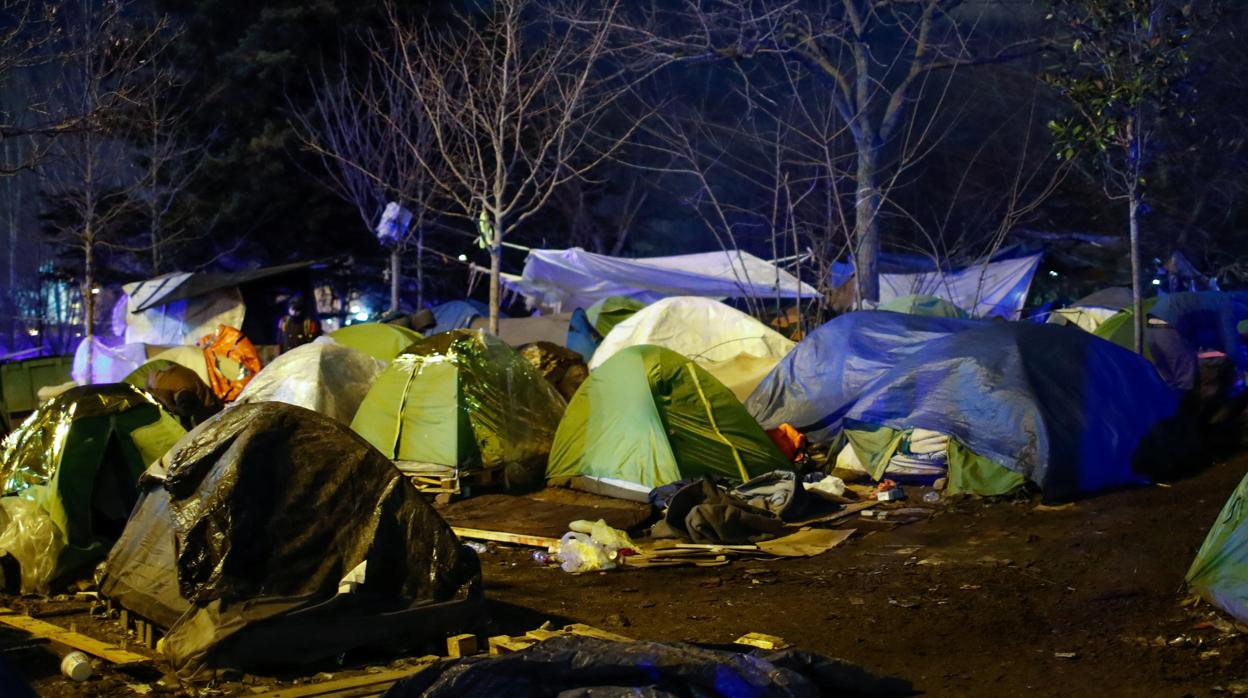 Un campamento de inmigrantes en París