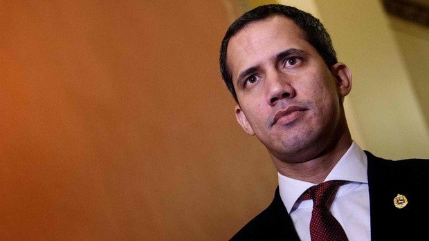 Guaidó promete a los venezolanos que les verá «pronto» en las calles del país