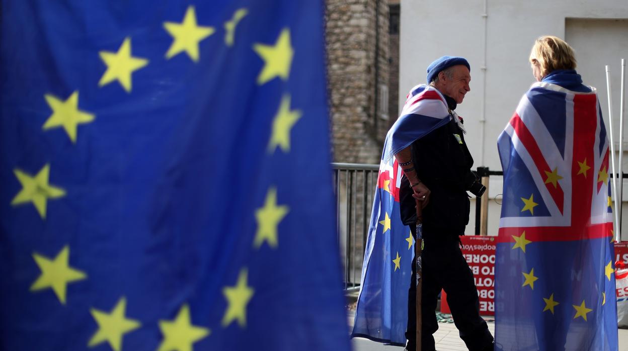 Activistas contra el Brexit durante una protesta en Londres