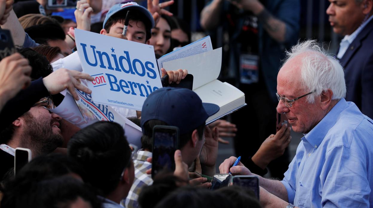 Bernie Sanders, durante un mitin en California