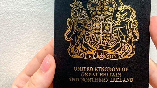 El pasaporte británico será azul y lo fabricará una empresa francesa en Polonia tras el Brexit