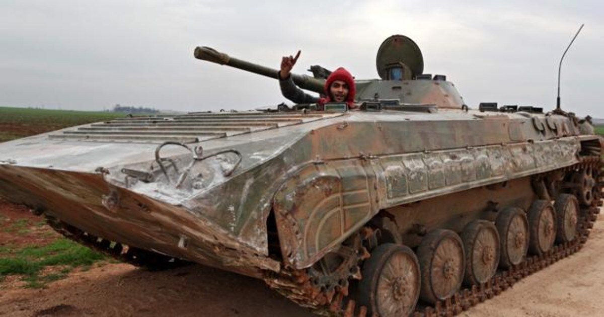 Rebeldes sirios respaldados por Turquía, en la región de Idlib