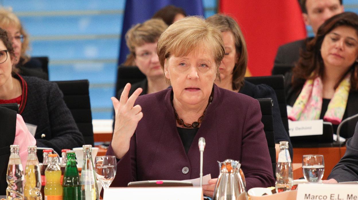 La canciller alemana, Angela Merkel, habla en la Cumbre de Integración celebrada en la Cancillería Federal en Berlín