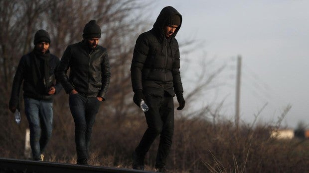 Autoridades turcas acusan a los militares griegos de matar de un disparo a un inmigrante en la frontera