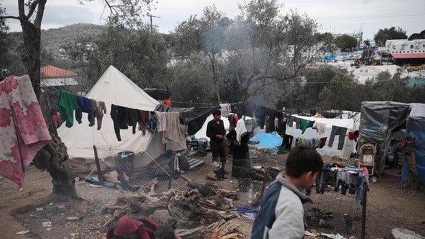 Muere una niña de seis años a causa de un fuerte incendio en el campo de refugiados de Moria (Lesbos)