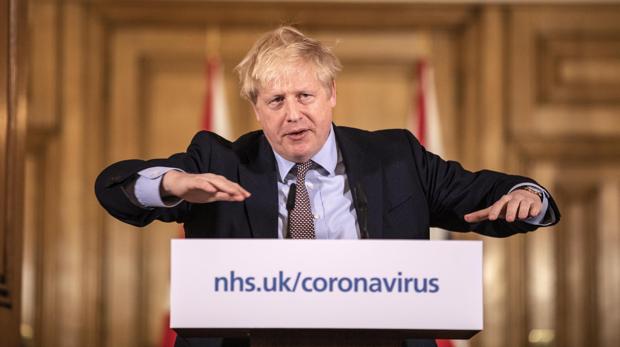 Johnson anuncia un paquete económico de 363.000 millones de euros para frenar el impacto del coronavirus
