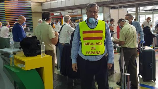 Al menos 140 españoles que hacían turismo en Venezuela regresan hoy a Madrid