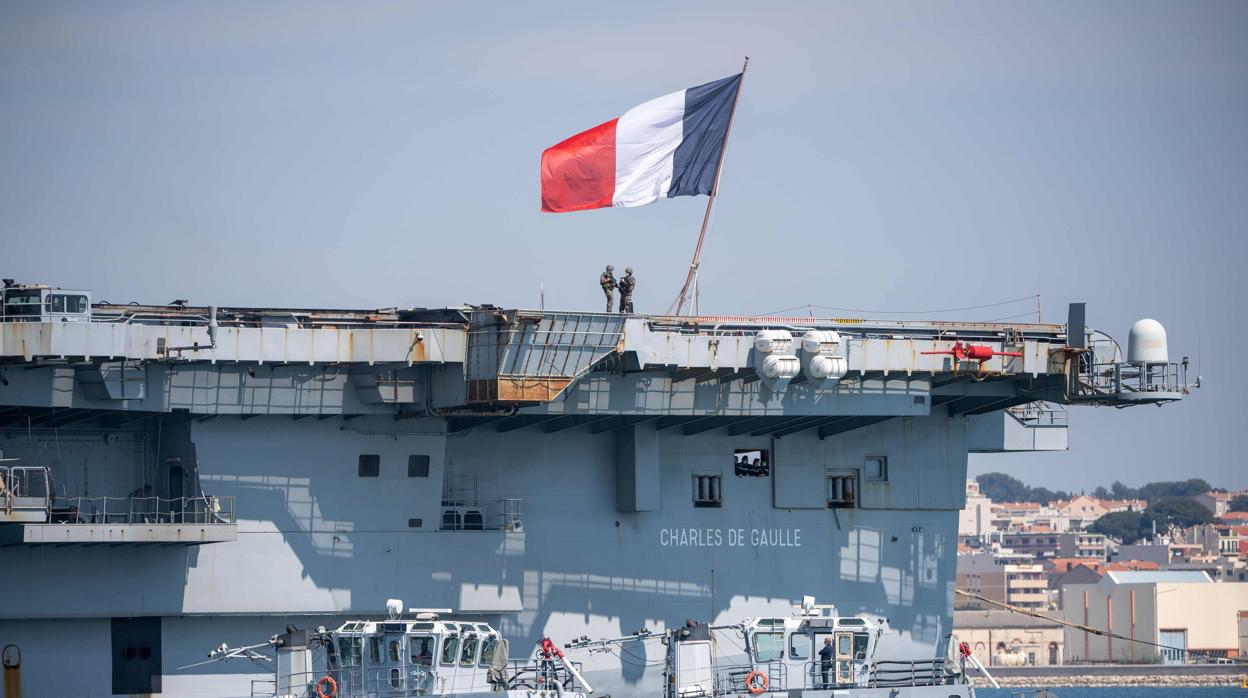 El portaviones Charles de Gaulle a su llegada al puerto de Toulon el pasado 12 de abril