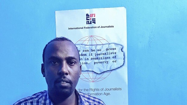 Detenido un periodista en Somalia por informar sobre la muerte de una niña de catorce años tras ser violada