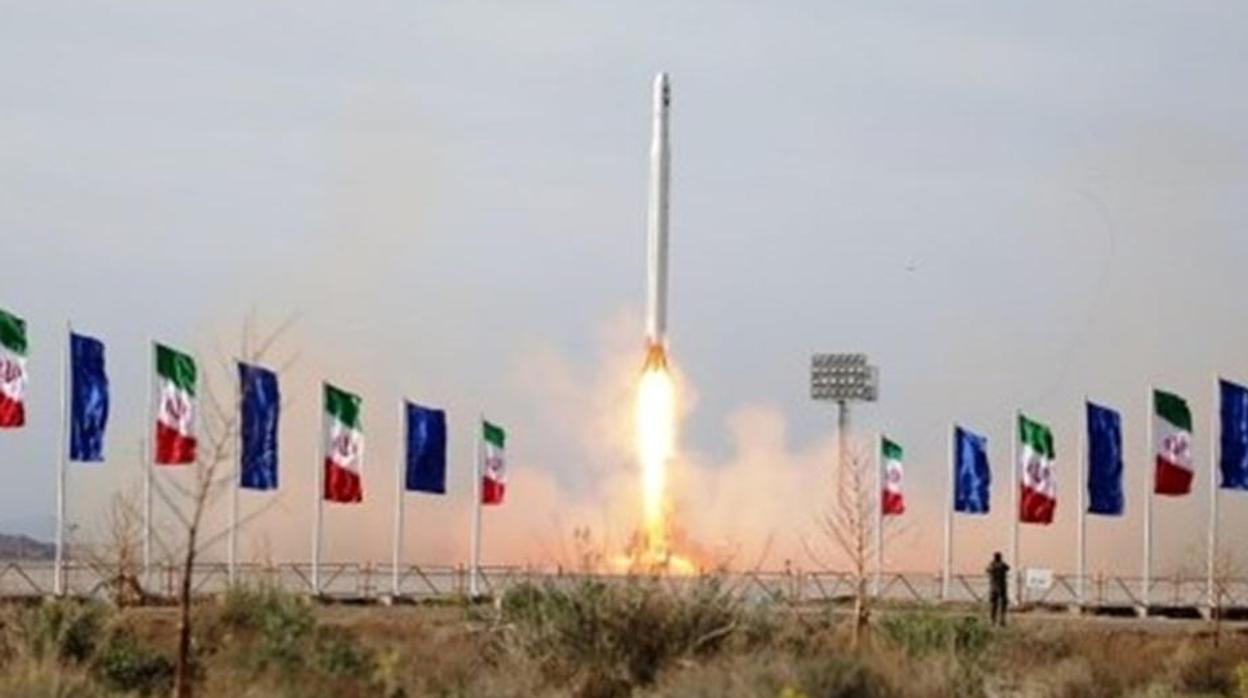 Irán pone en órbita su primer satélite militar en mitad de la creciente tensión en el Golfo con EE.UU.