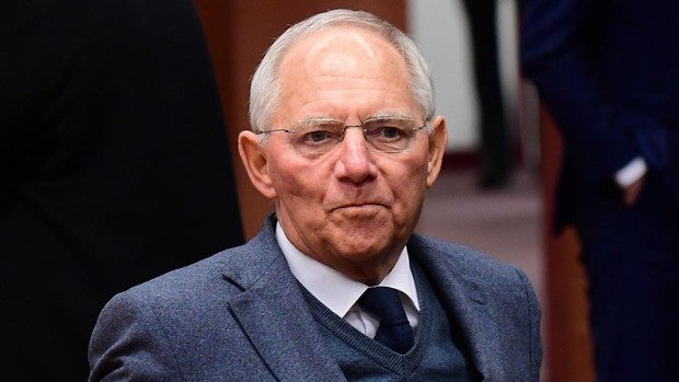 Schäuble: «No es una verdad absoluta que todo tenga que ceder por el derecho a la vida»