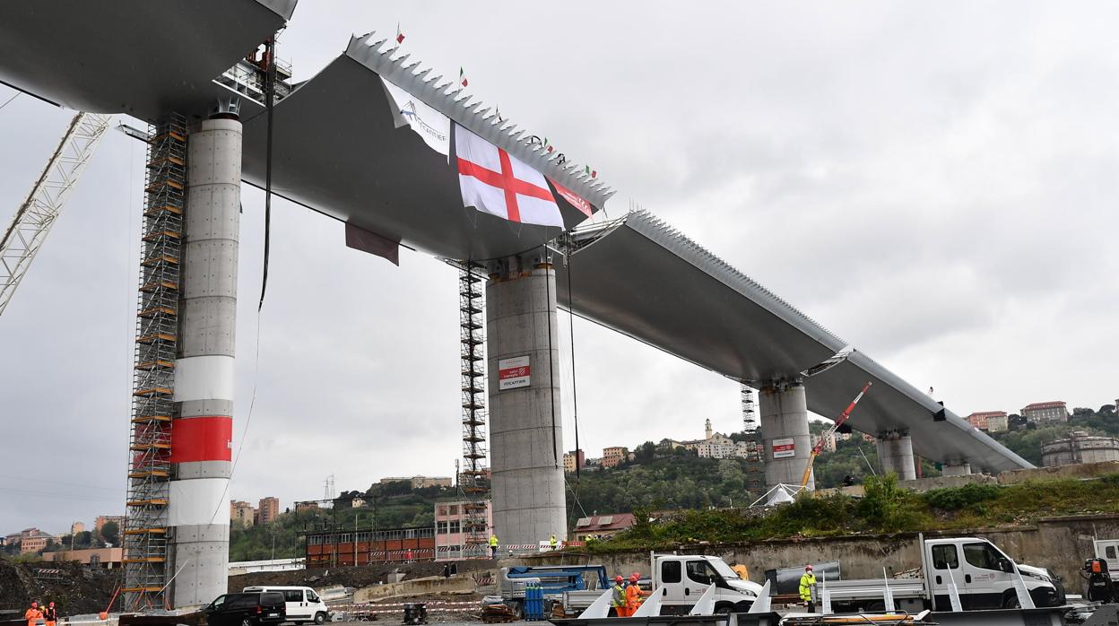 La reconstrucción del puente de Génova donde murieron 43 personas