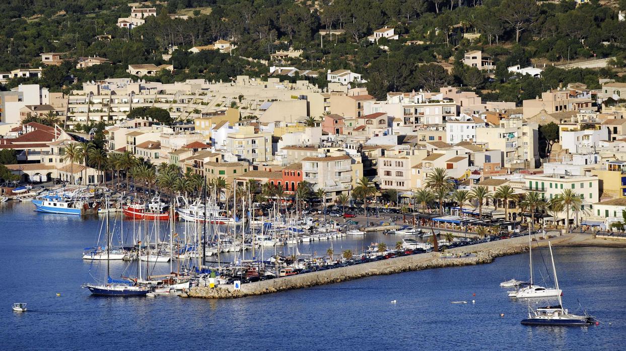 En esta foto de archivo tomada el 21 de mayo de 2008, se ven yates y barcos en el puerto de Port d'Andratx en la isla balear de Mallorca