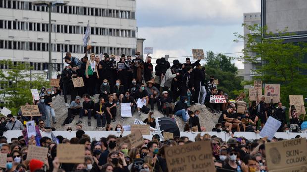 Los socialdemócratas alemanes quieren investigar el racismo en la policía germana