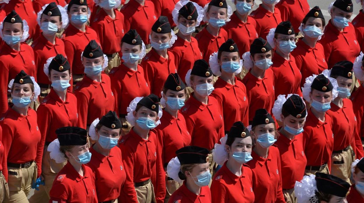 Un grupo de militares ensayan para el gran desfile que se celebrará en Rusia el próximo 24 de junio