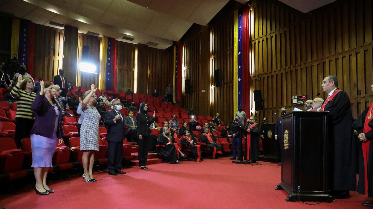 El Supremo de Maduro pasa por encima del Parlamento y elige un nuevo Consejo Electoral