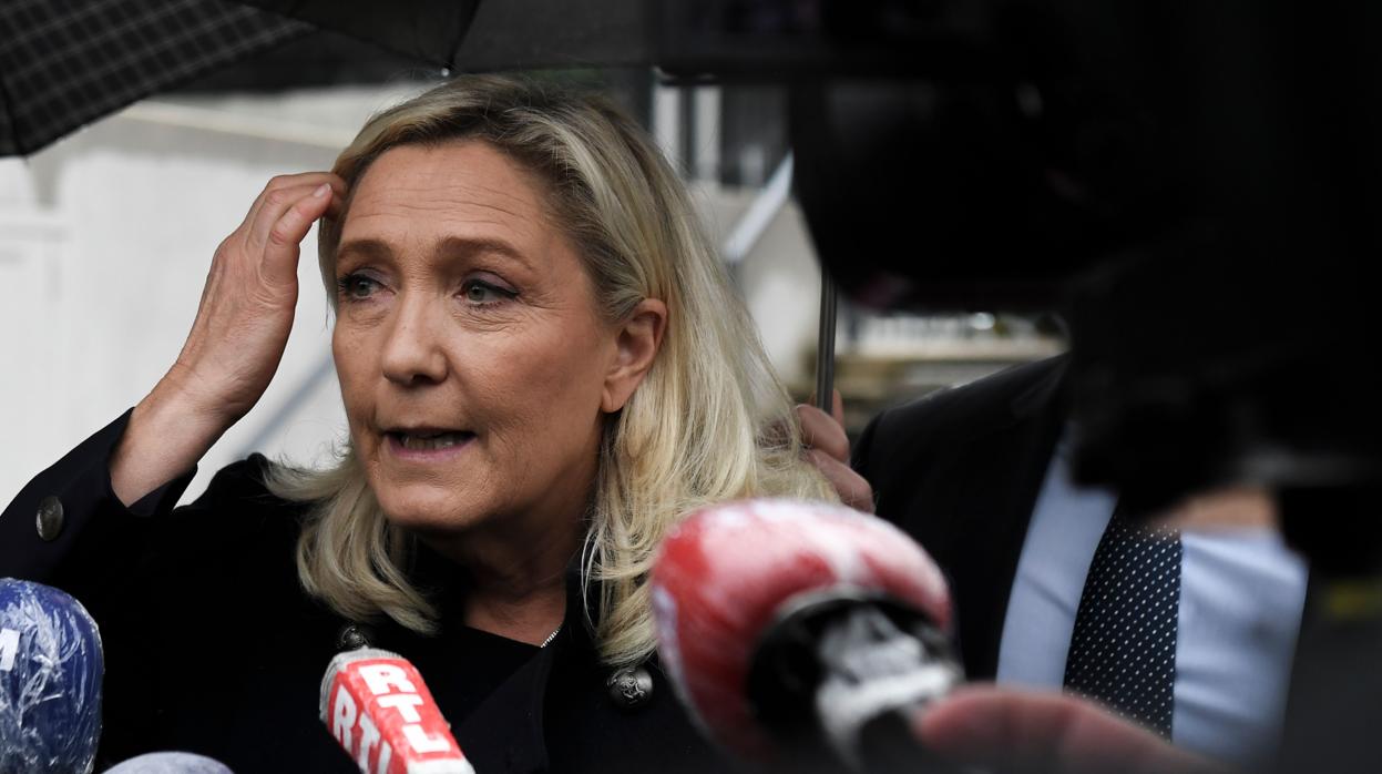 Marine Le Pen decidió celebrar la memoria del general de Gaulle, con motivo del 80 aniversario del llamamiento a la resistencia contra la invasión nazi