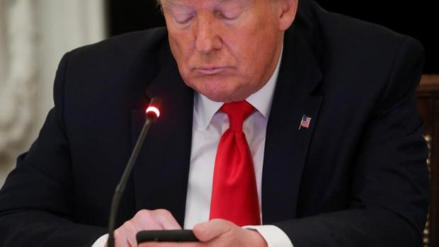 Twitter etiqueta un vídeo compartido por Trump como «manipulado»