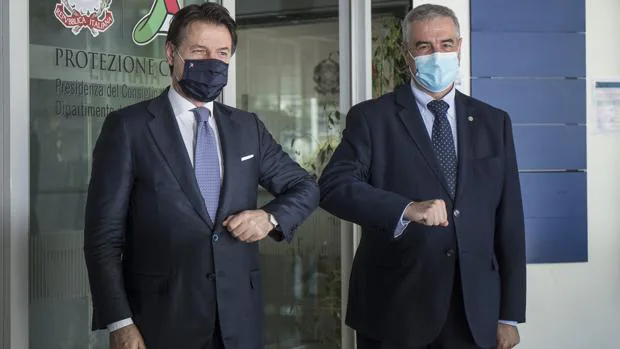 Conte planea una gran rebaja fiscal para reactivar la economía italiana