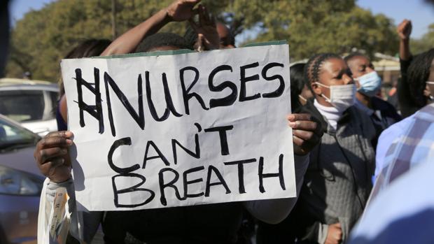 Zimbabue detiene a más de una decena de enfermeras que planeaban una huelga para protestar por su salario